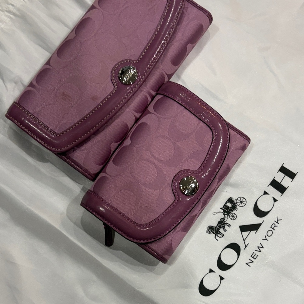 Coach Signature Compact Wallet Set in Mauve Pink